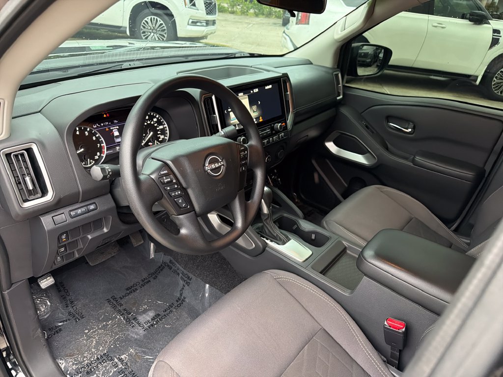 Used 2025 Nissan Frontier SV RWD image 11