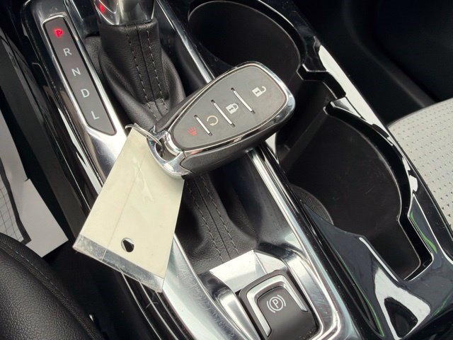 Used 2025 Chevrolet Trax LT FWD image 28