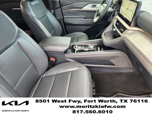 Used 2025 Ford Explorer Active w/ Active Comfort Package RWD image 13