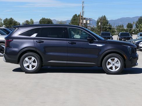 New 2026 Kia Sorento LX FWD image 30