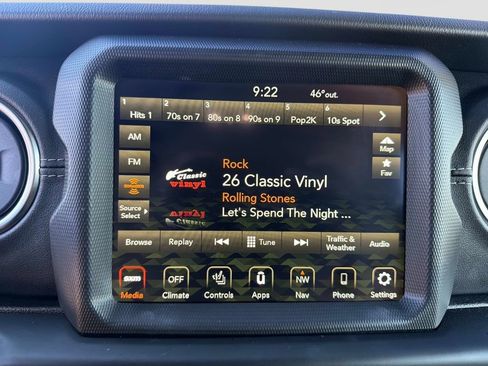 Used 2023 Jeep Wrangler Unlimited Sahara w/ Cold Weather Group AWD/4WD image 23