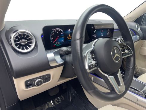 Used 2023 Mercedes-Benz EQB 300 4MATIC image 48