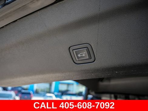 Used 2023 GMC Yukon Denali Ultimate AWD/4WD image 15