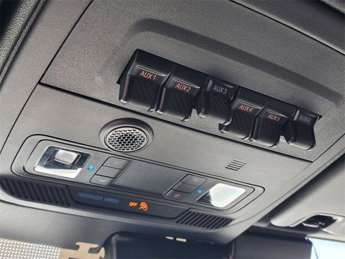 New 2025 Ford Bronco Badlands image 18