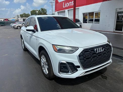 Used 2022 Audi Q5 2.0T Premium w/ Convenience Package AWD/4WD image 3