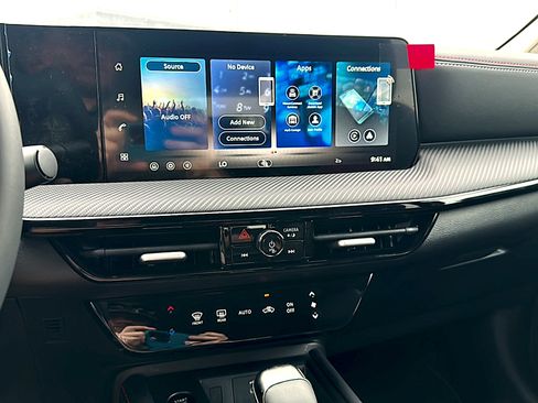 New 2026 Nissan Kicks SR FWD image 21