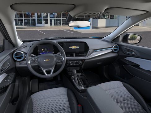 New 2025 Chevrolet Trax LT w/ Sunroof Package FWD image 39