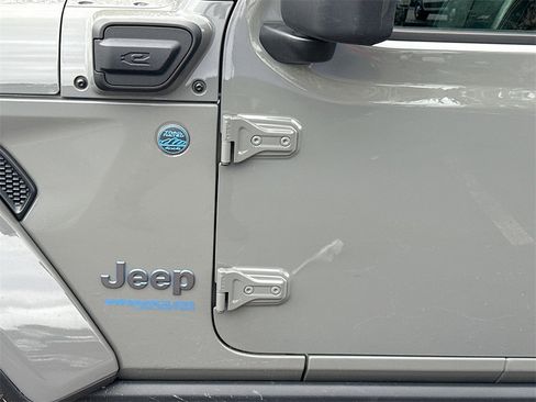 Used 2022 Jeep Wrangler Unlimited Rubicon 4xe image 33