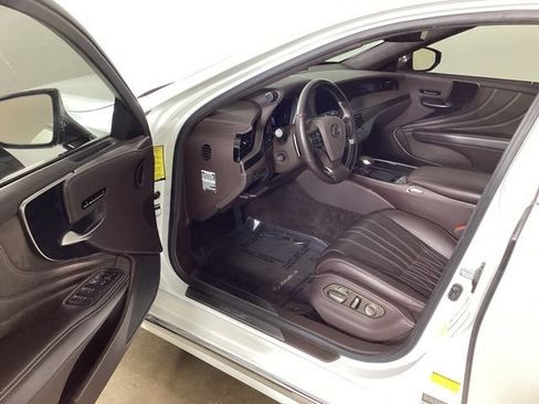 Used 2019 Lexus LS 500 w/ Interior Upgrade Package RWD image 11
