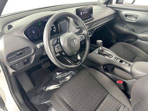 Used 2025 Honda HR-V Sport image 9