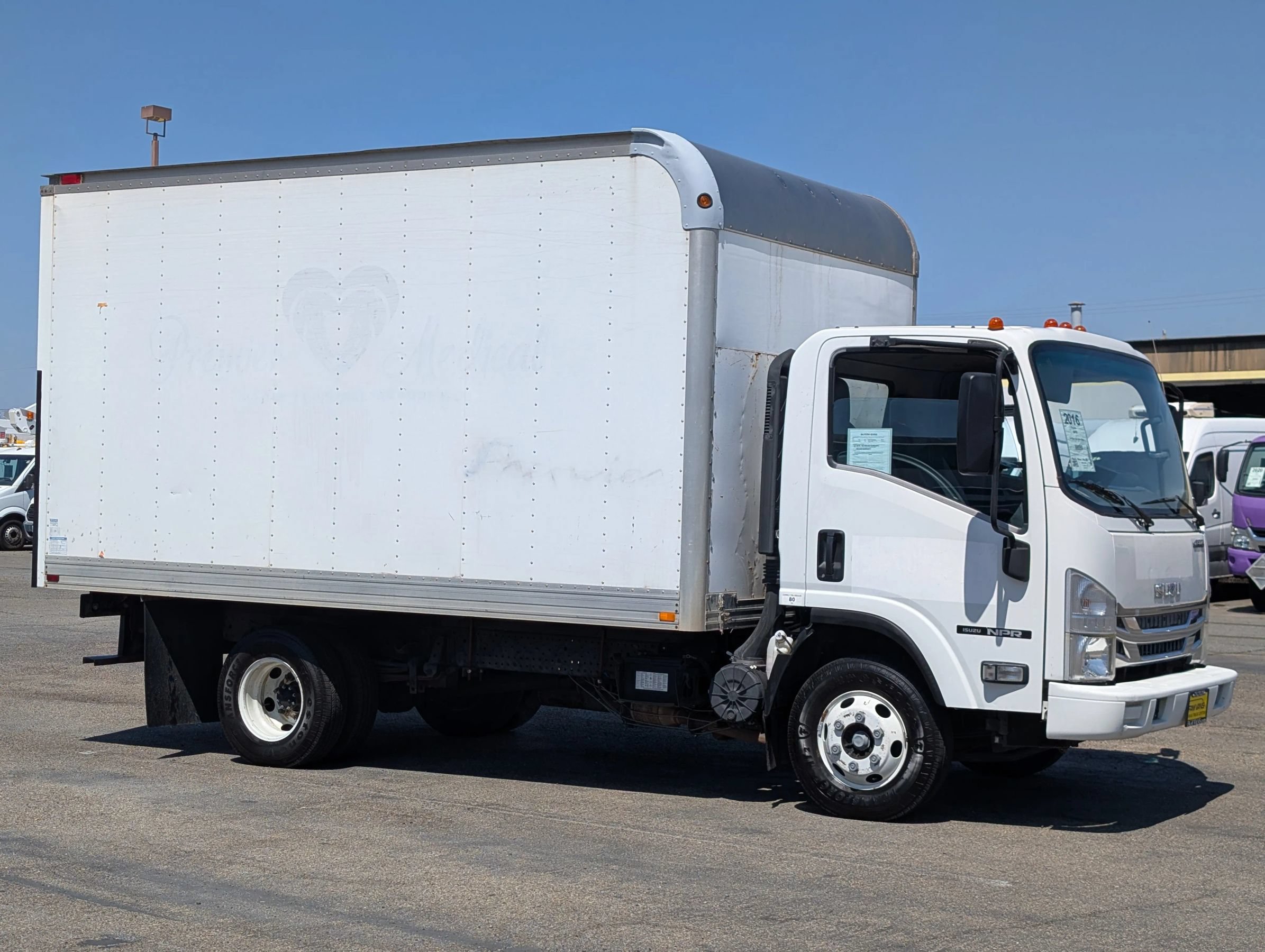 Used 2016 Isuzu NPR RWD image 1