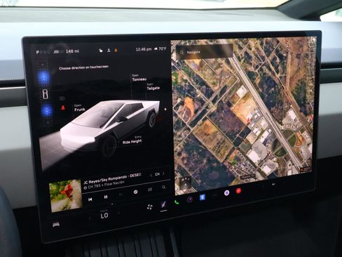 Used 2024 Tesla Cybertruck AWD Crew Cab image 21