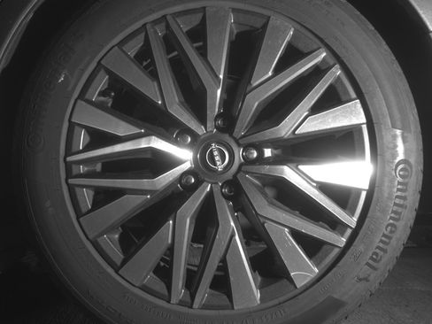 Used 2025 Nissan Altima 2.5 SV FWD image 14