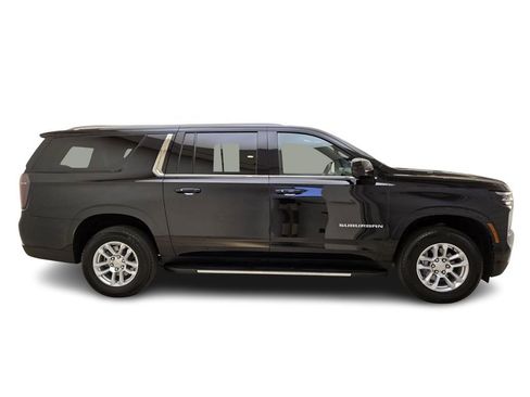 Used 2025 Chevrolet Suburban LT image 6