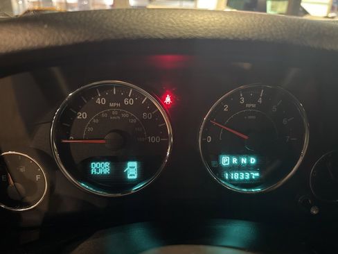 Used 2017 Jeep Wrangler Unlimited Sahara w/ Connectivity Group image 2