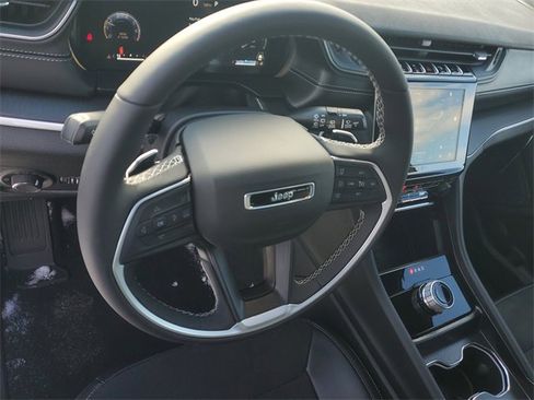 New 2025 Jeep Grand Cherokee L Altitude image 20