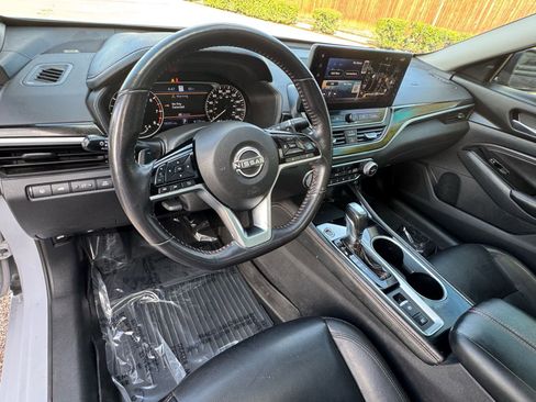 Used 2023 Nissan Altima 2.0 SR FWD image 17