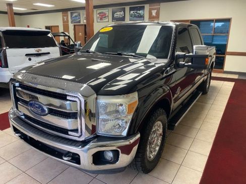Used 2013 Ford F250 Lariat w/ Chrome Pkg RWD image 1