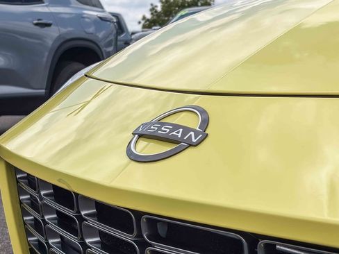 Used 2023 Nissan Z w/ Floor Mat Package (L93) RWD image 13