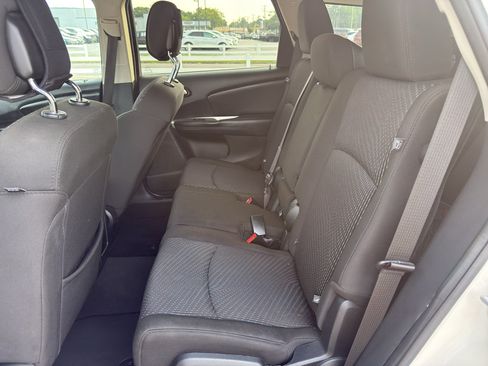 Used 2019 Dodge Journey SE w/ Connectivity Group FWD image 11