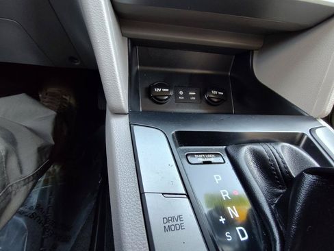 Used 2020 Hyundai Elantra SEL FWD image 19