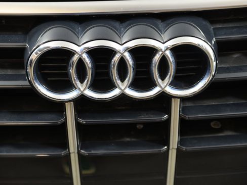 Certified 2024 Audi Q5 Premium w/ Convenience Package image 16