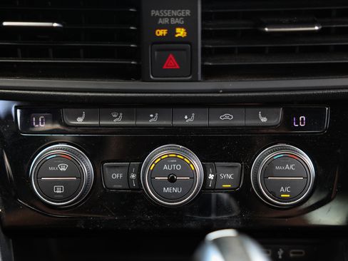 Used 2020 Volkswagen Jetta GLI FWD image 34