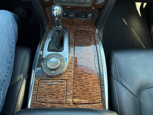 Used 2017 Nissan Armada Platinum w/ Interior Lighting Package image 20