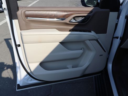 Used 2023 GMC Yukon Denali image 17