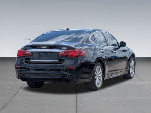 Used 2018 INFINITI Q70 Luxe RWD image 5