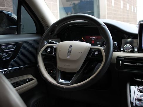 Used 2020 Lincoln Corsair AWD w/ Premium Package image 43