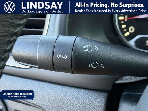 Used 2016 Jeep Renegade Latitude w/ Cold Weather Group FWD image 24