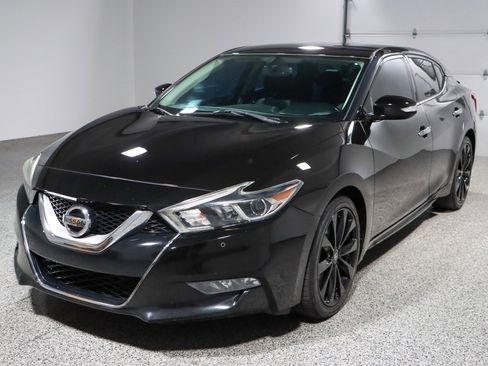 Used 2017 Nissan Maxima SR w/ Midnight Edition image 30
