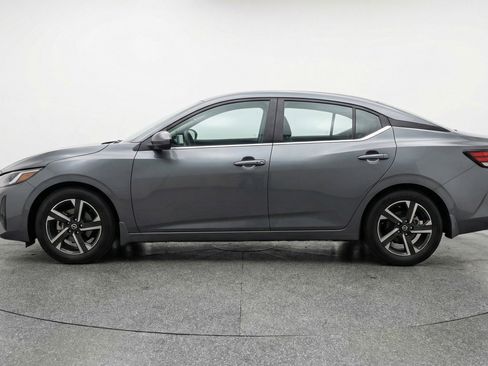 Used 2025 Nissan Sentra SV FWD image 5
