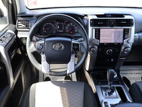 Used 2020 Toyota 4Runner SR5 AWD/4WD image 5