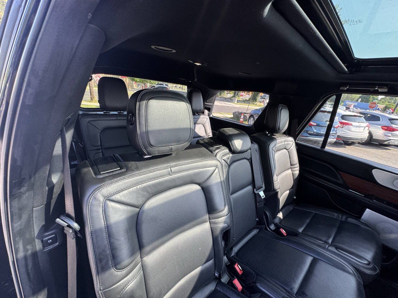 Used 2018 Lincoln Navigator Reserve w/ Technology Package AWD/4WD image 32