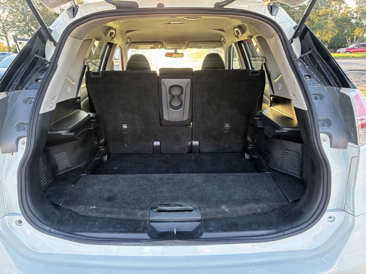 Used 2016 Nissan Rogue S w/ Appearance Package FWD image 12