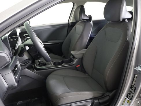 Used 2025 Kia K4 LXS image 26
