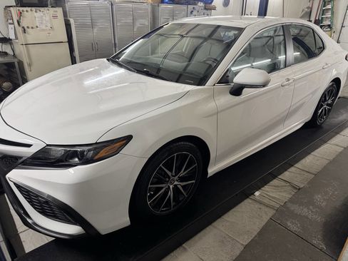 Used 2022 Toyota Camry SE AWD/4WD image 12