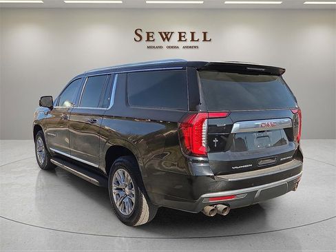 Used 2023 GMC Yukon XL Denali image 3