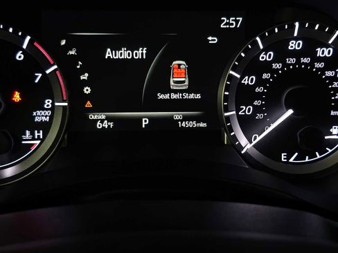 Used 2023 Toyota Highlander LE image 28