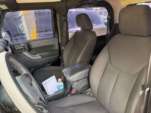 Used 2018 Jeep Wrangler Sport image 8