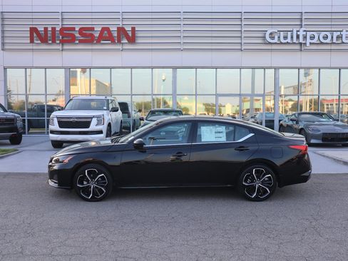 New 2025 Nissan Altima 2.5 SR w/ SR Premium Package image 3