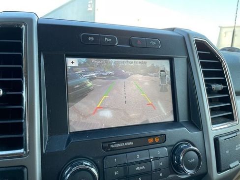 Used 2018 Ford F250 Lariat w/ Chrome Package image 24