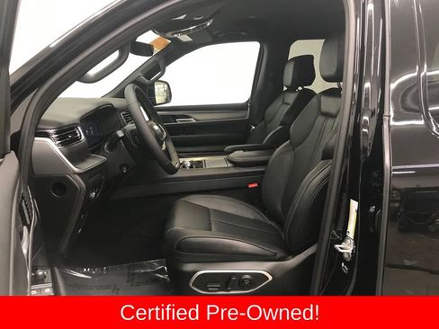 Certified 2025 Jeep Wagoneer Series II image 12