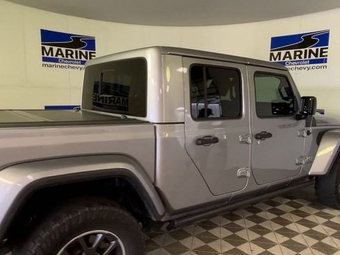 Used 2021 Jeep Gladiator Overland w/ Popular Equipment Package AWD/4WD image 2