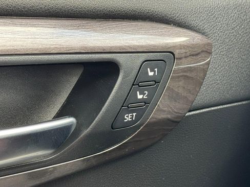 Used 2022 Toyota Highlander Platinum image 17