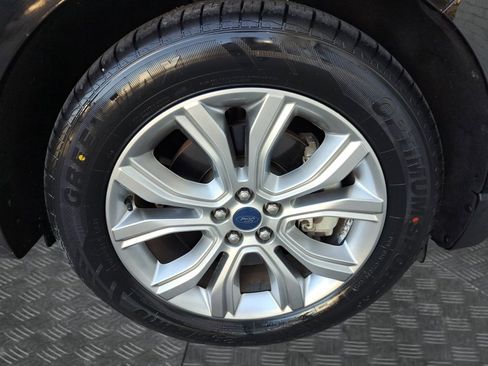 Used 2019 Ford Edge Titanium w/ Equipment Group 301A image 20