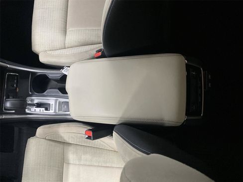 Used 2019 Subaru Ascent Premium AWD/4WD image 25
