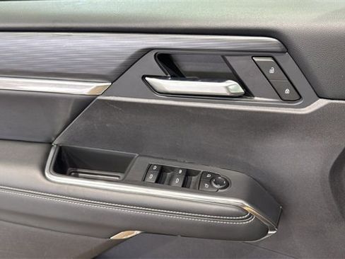 Used 2025 GMC Acadia Elevation image 34